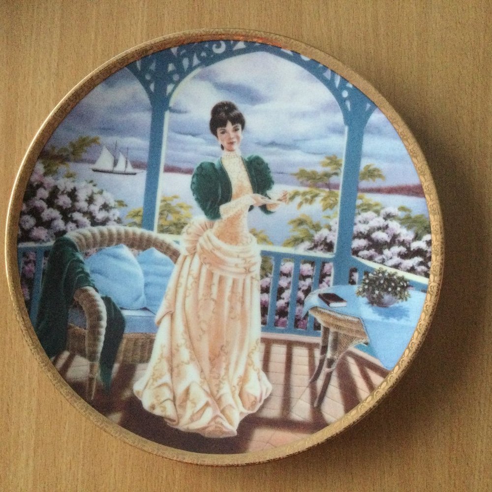 AVON president's club award plate "Mrs. Albee visits the Atlantic provinces"